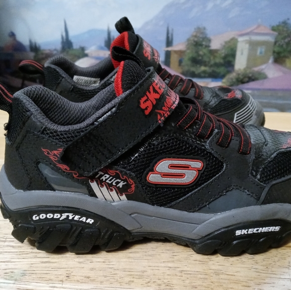 👟👟Skechers Turbo Speed Slip On Sneakers Kids Boys Size 4.5 Black Green 403760L - Picture 3 of 15